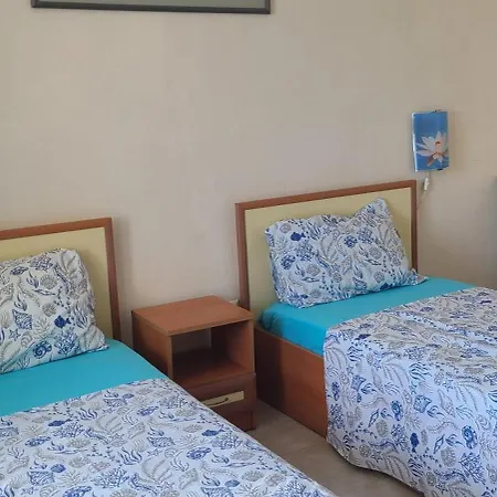 Chalakov בית הארחה 4*