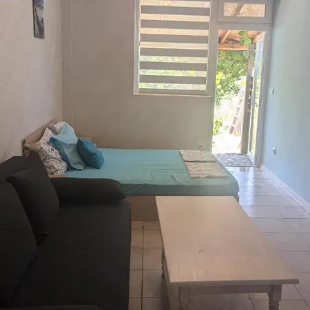 Chalakov בית הארחה