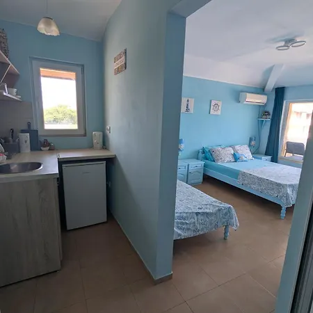 Chalakov בית הארחה 4*