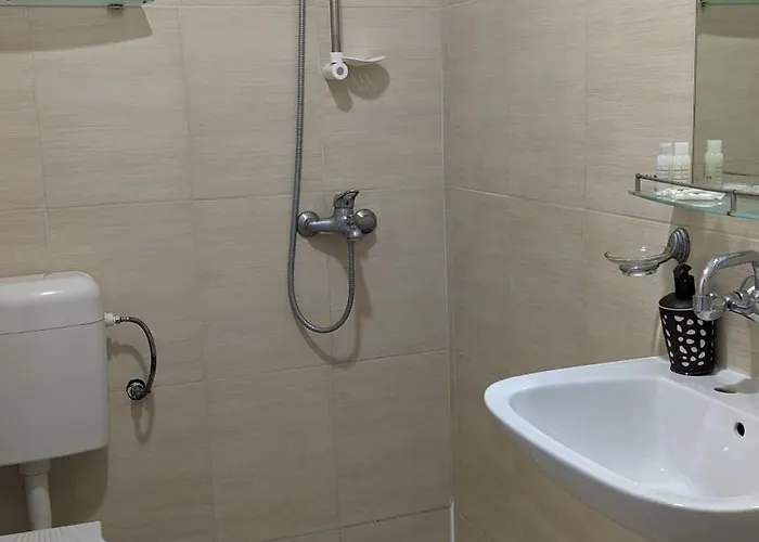 Chalakov Πανσιόν Sinemoretz