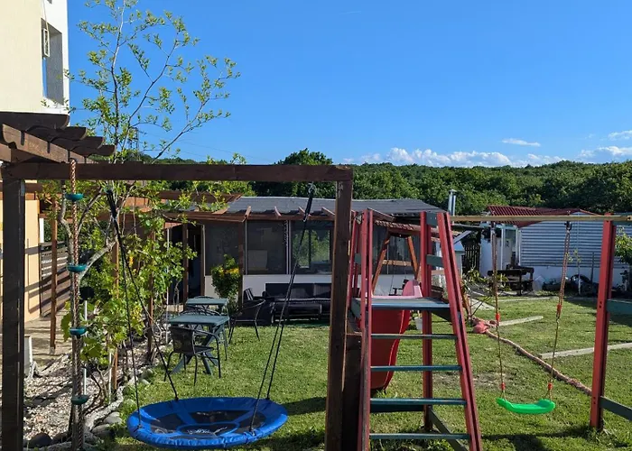 Chalakov Πανσιόν Sinemoretz